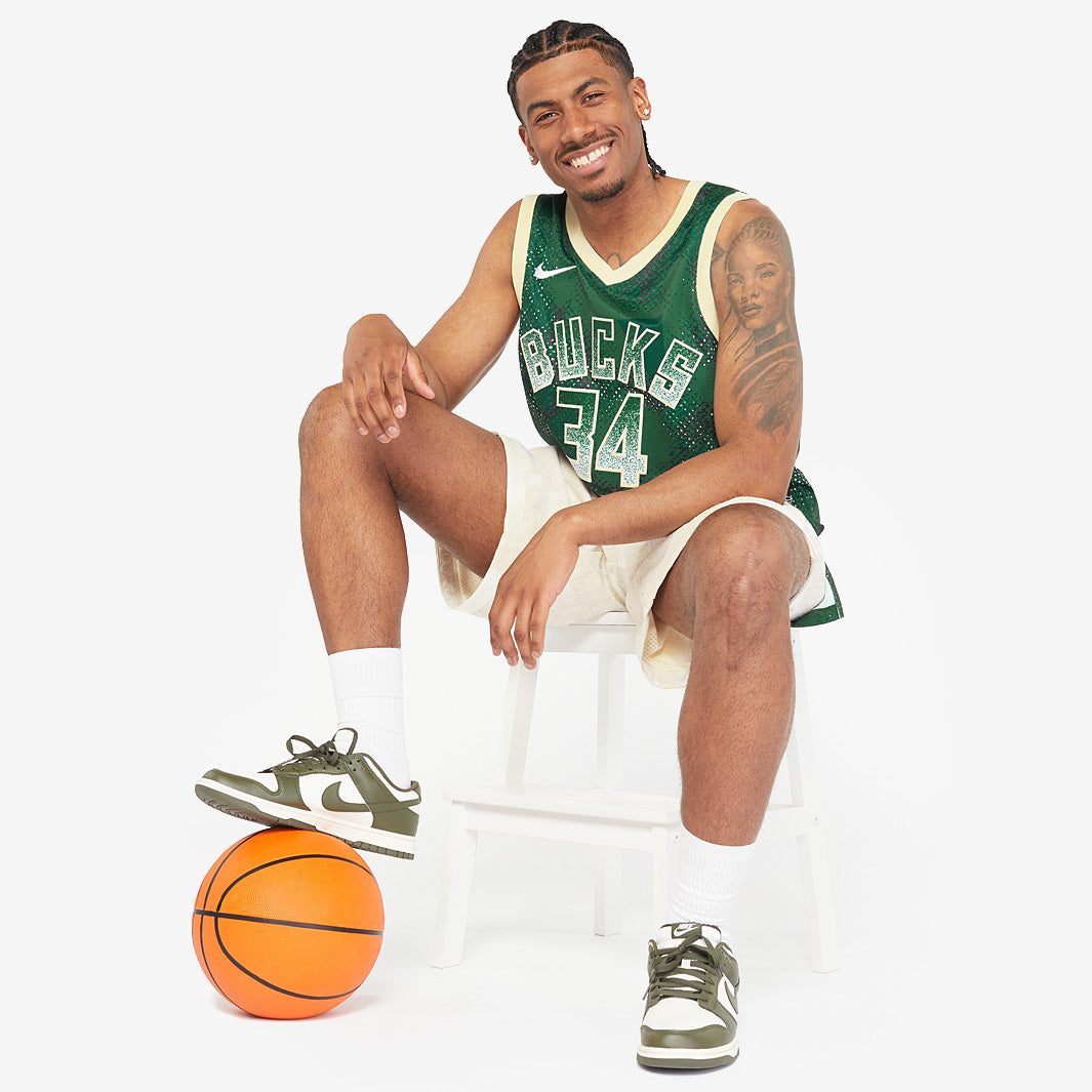 Milwaukee Bucks Giannis Antetokounmpo Dri-FIT Select Series Jersey - photo 2