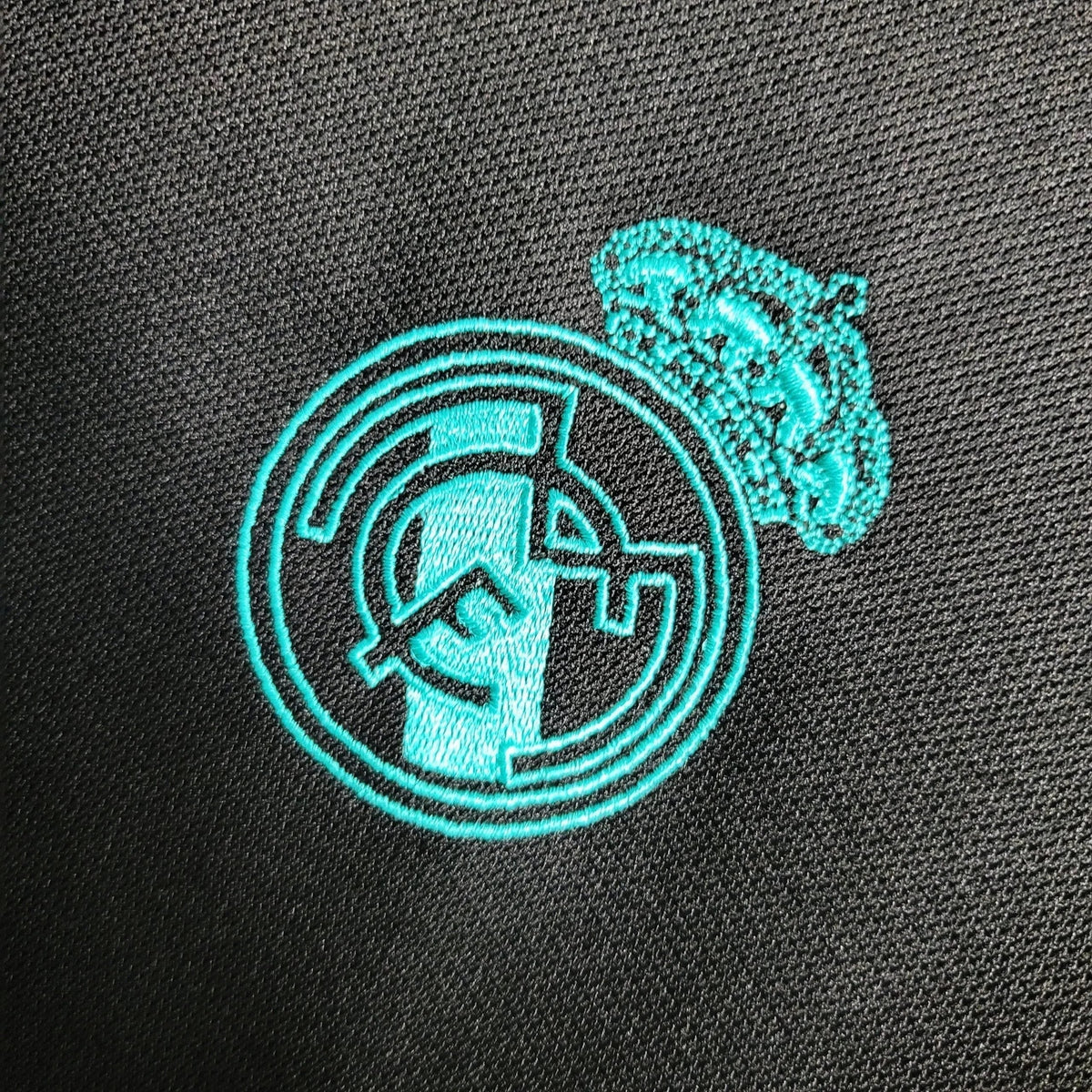 Real Madrid Retro Away Jersey 2017/18 - Black And Teal - photo 4