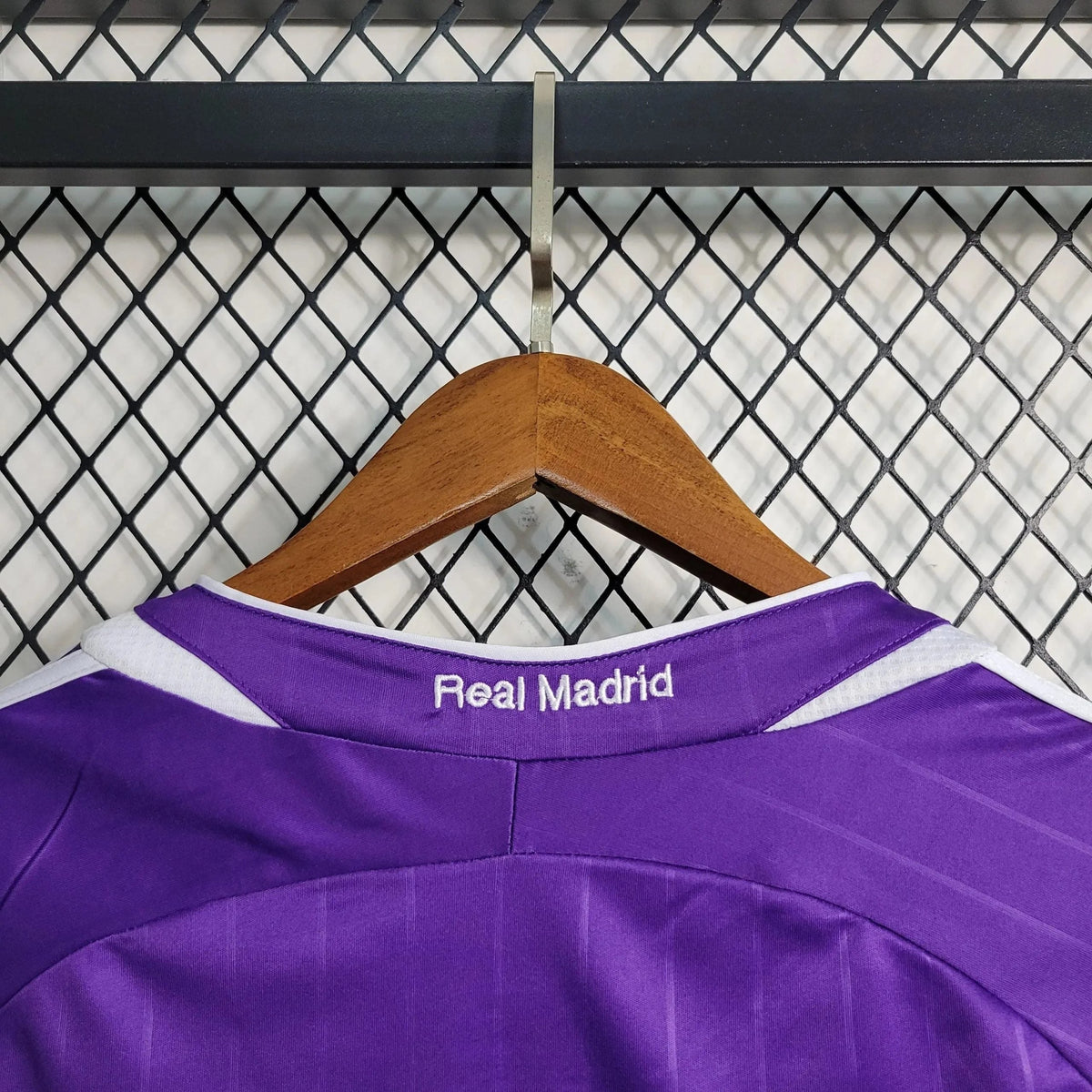 Real Madrid Retro Away Jersey 2006 - photo 5