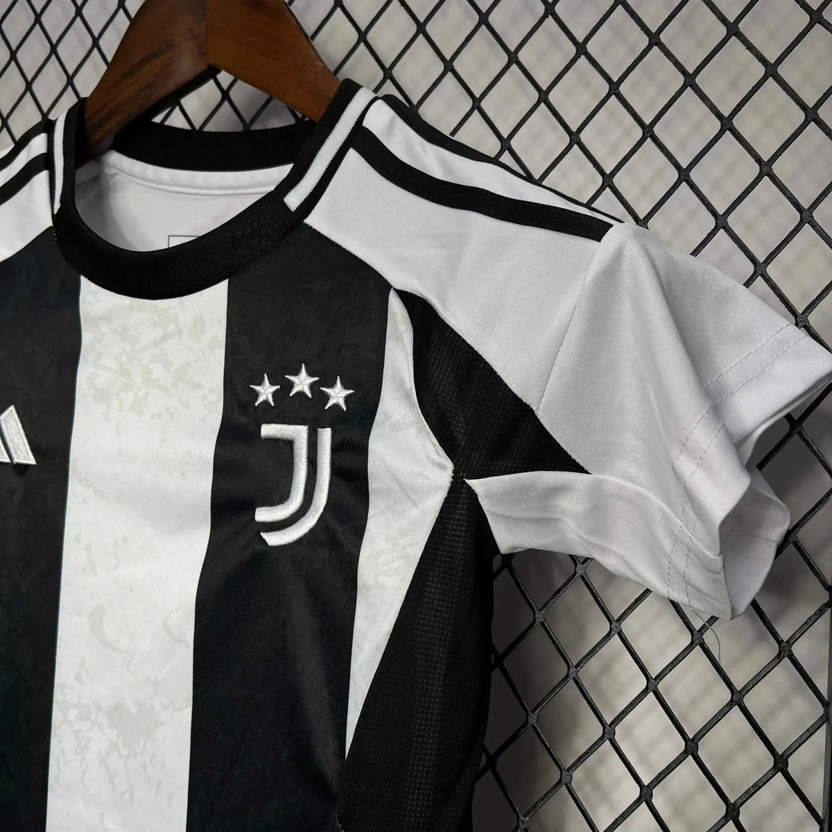 Kit Infantil Juventus I 24/25 - foto 4