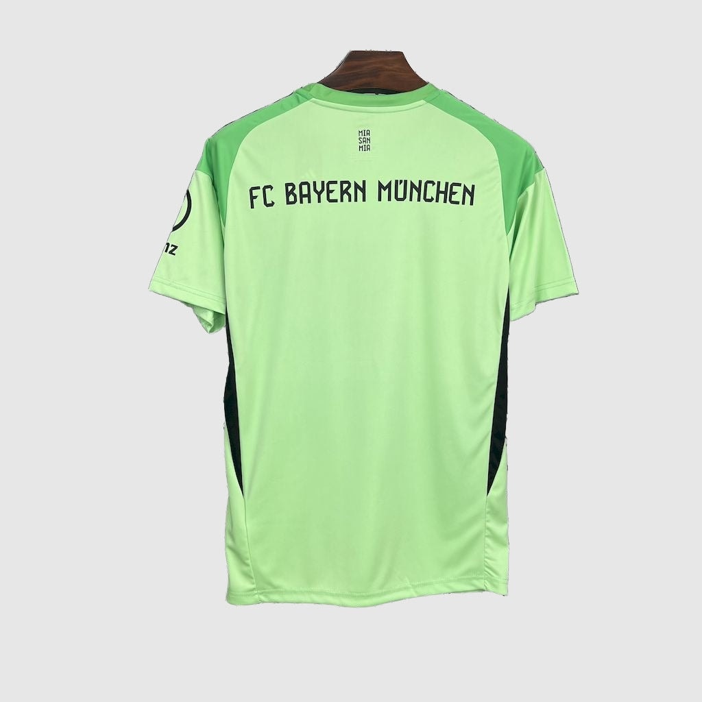 Bayern Munich Goalkeeper Kids Kit 2025/26 - photo 12