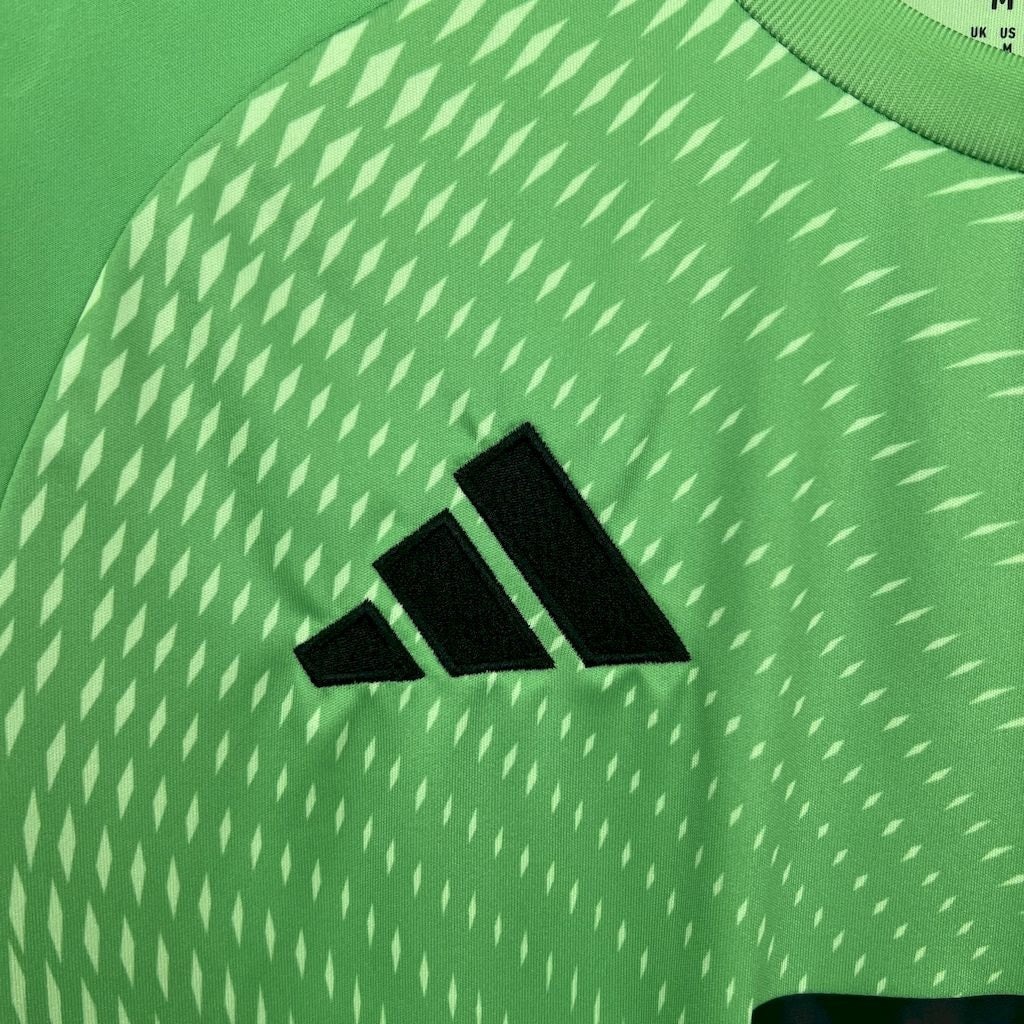 Bayern Munich Goalkeeper Kids Kit 2025/26 - photo 5