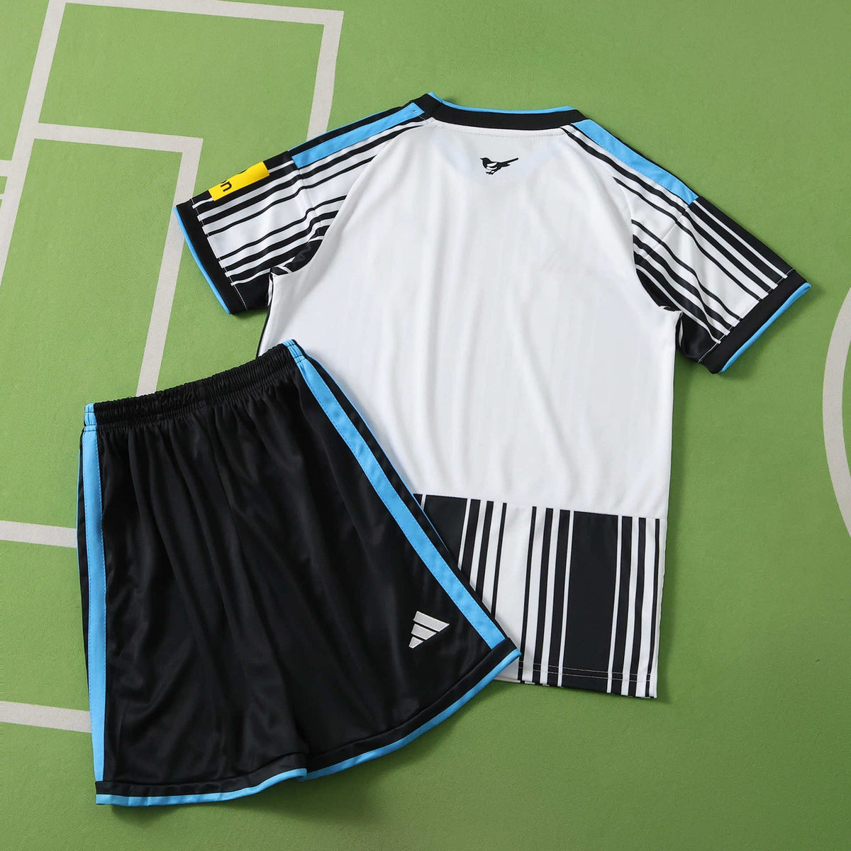 Newcastle United Home Kids Kit 2026/27 - photo 11