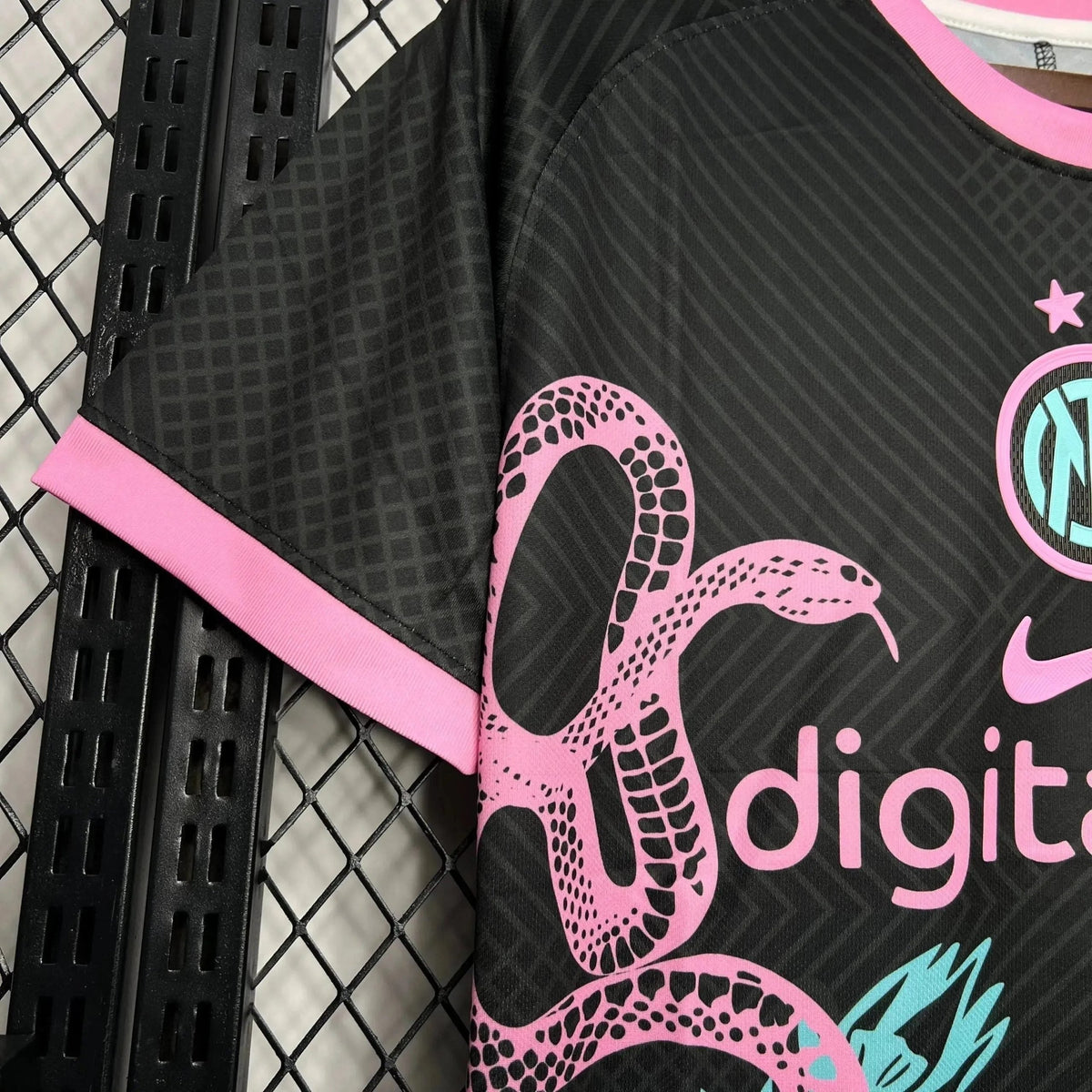 Camisa Inter de Milão Edição Especial - Preta e Rosa Cobra - foto 6