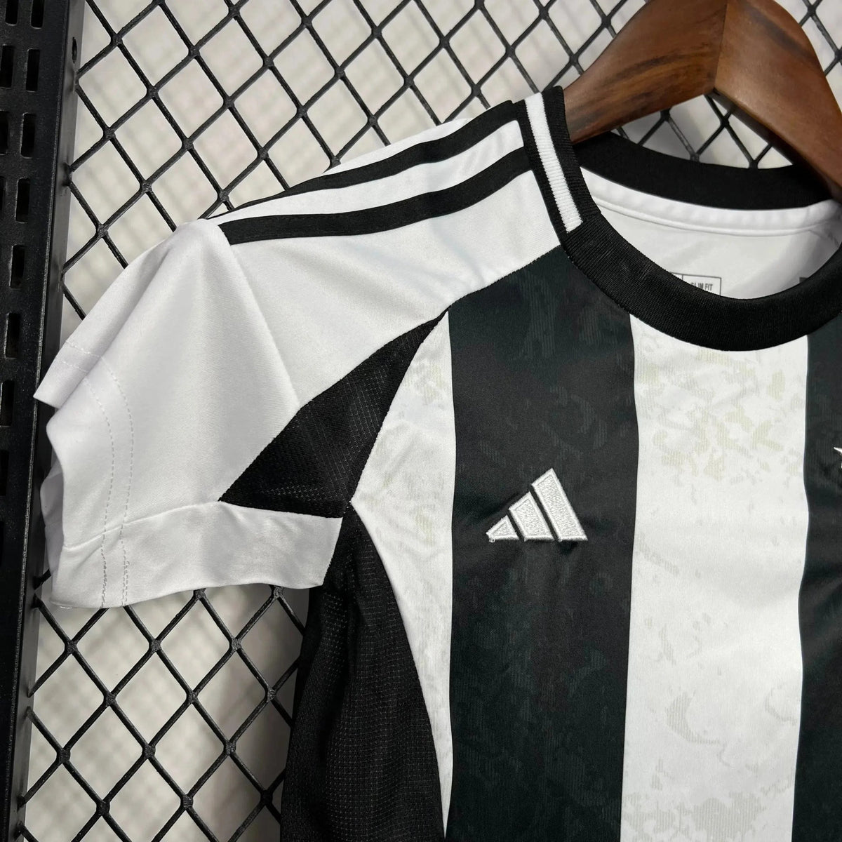 Kit Infantil Juventus I 24/25 - foto 3