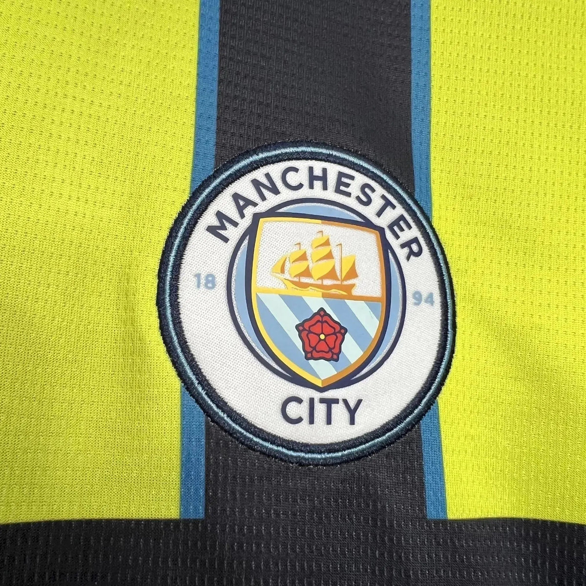 Camisa Manchester City II 24/25 Torcedor - Preta e Amarela Listrada - foto 6