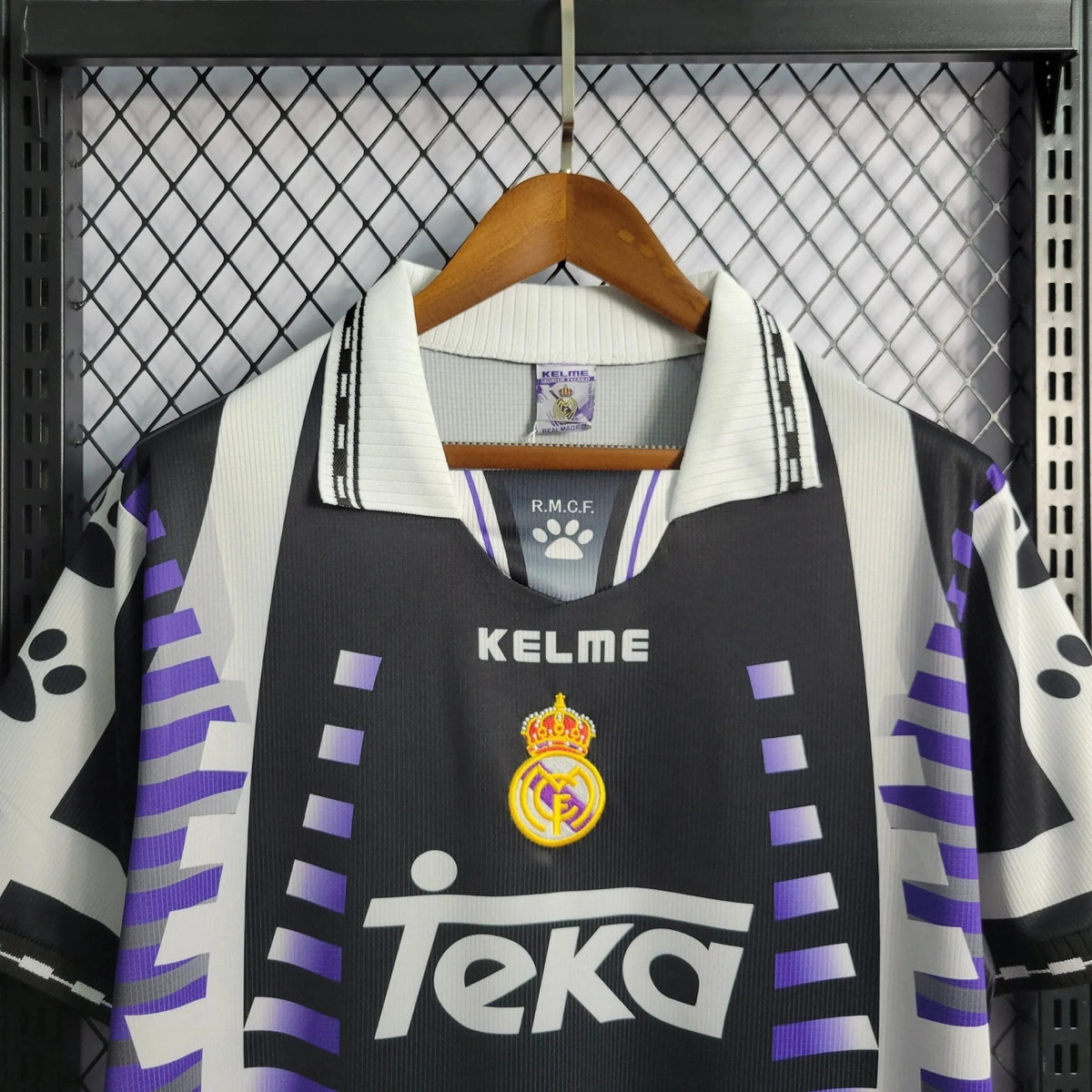 Real Madrid Retro Away Jersey 1997/98 - photo 7