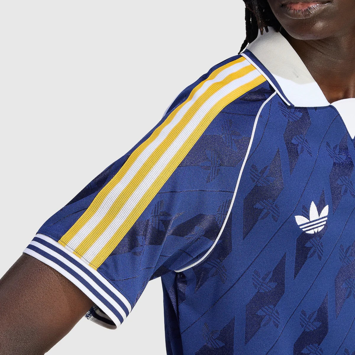 Real Madrid Travel 2025/26 Fan Jersey - Navy And Gold Collar - photo 6
