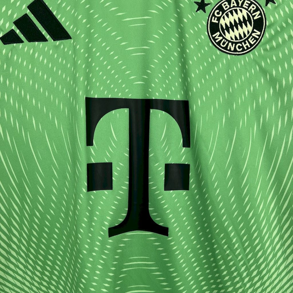 Bayern Munich Goalkeeper Kids Kit 2025/26 - photo 3