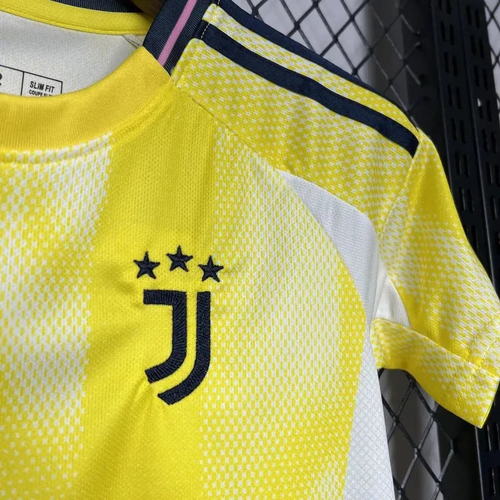 Juventus Away Kids Kit 2024/25 - Yellow And Pink - photo 6