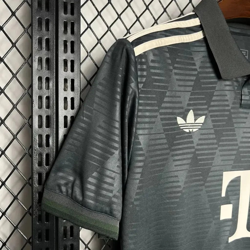 Bayern Munich Oktoberfest 2024/25 Fan Jersey - photo 3