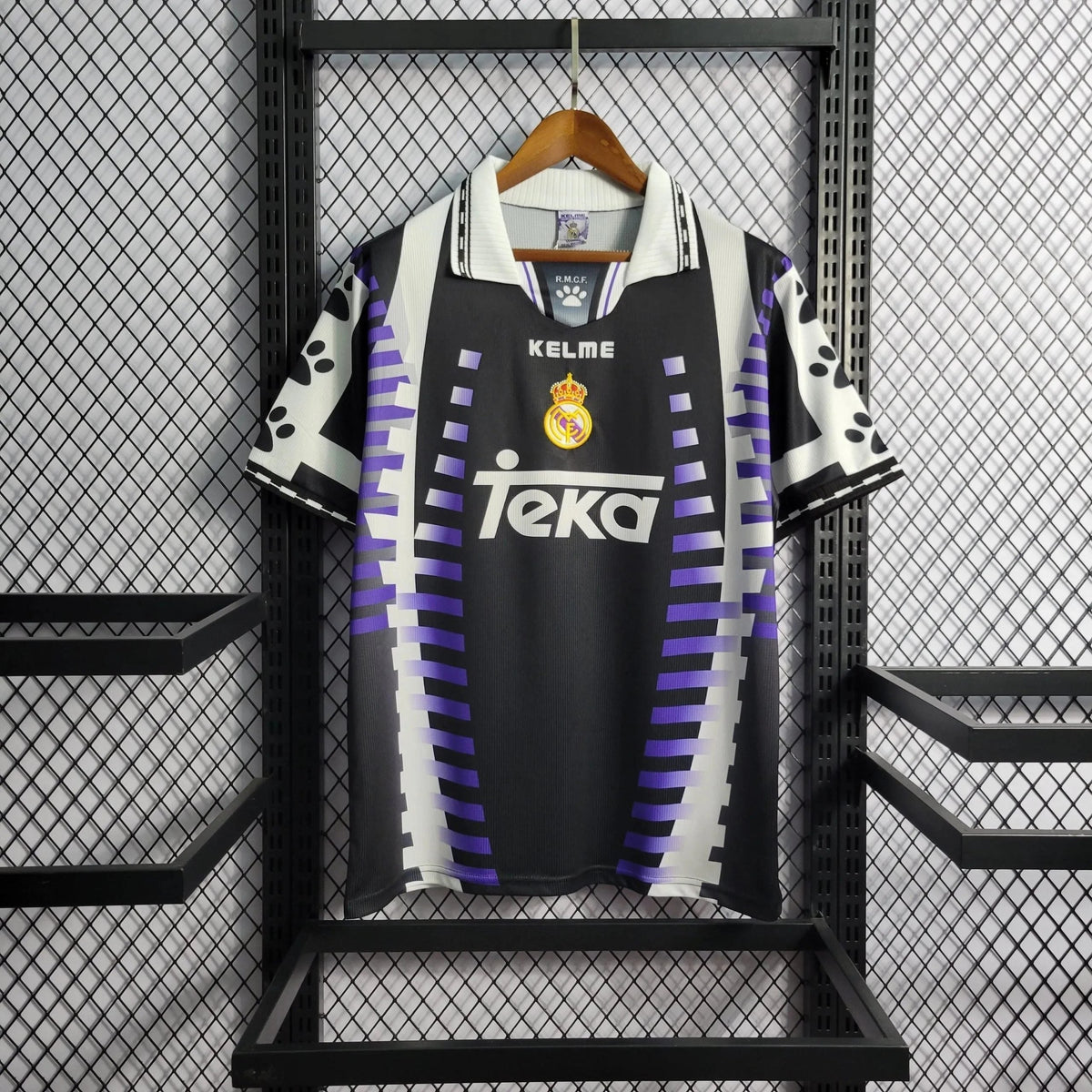 Real Madrid Retro Away Jersey 1997/98 - photo 8
