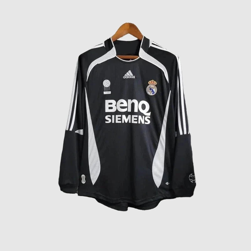 Real Madrid Two Guest 2006/07 Retro Long Sleeve Jersey - photo 4