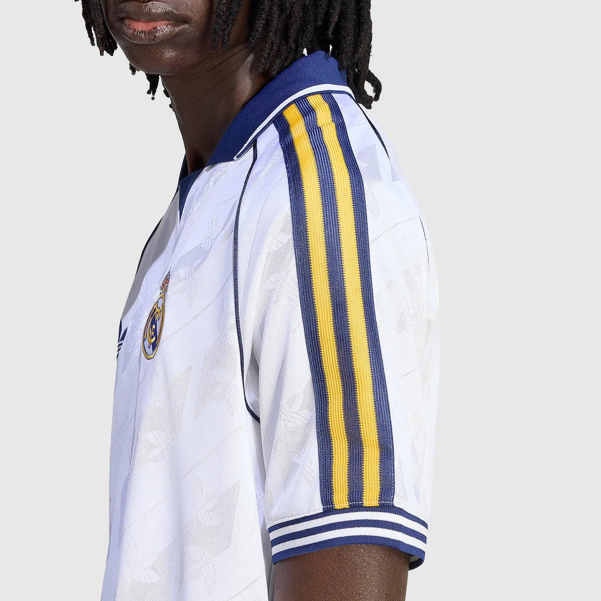 Camisa de Viagem Real Madrid 25/26 Torcedor - Branca Gola Dourada - foto 6