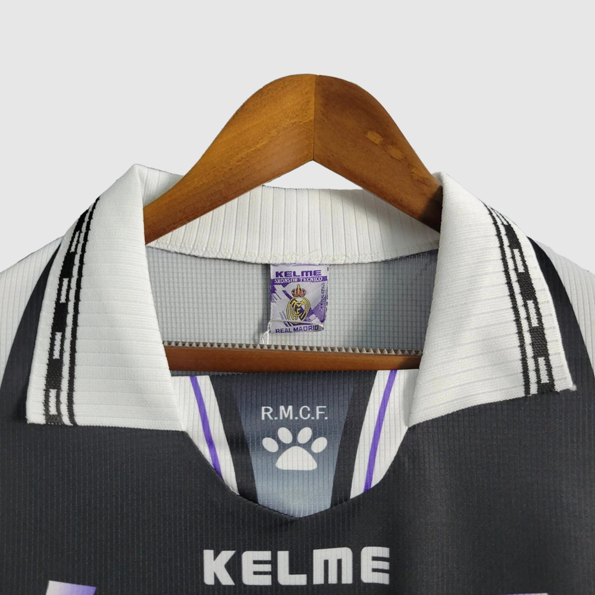 Real Madrid Retro Away Jersey 1997/98 - photo 2