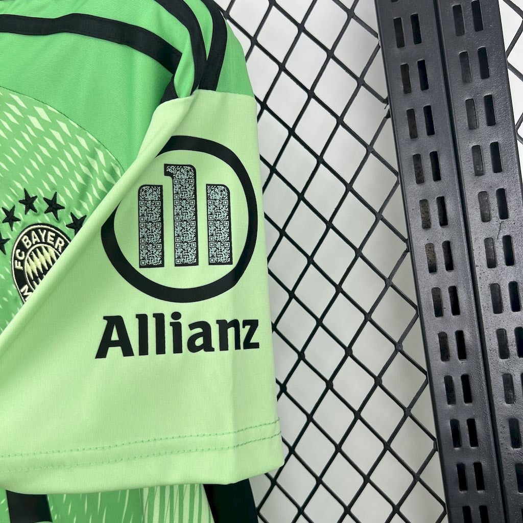 Bayern Munich Goalkeeper Kids Kit 2025/26 - photo 6