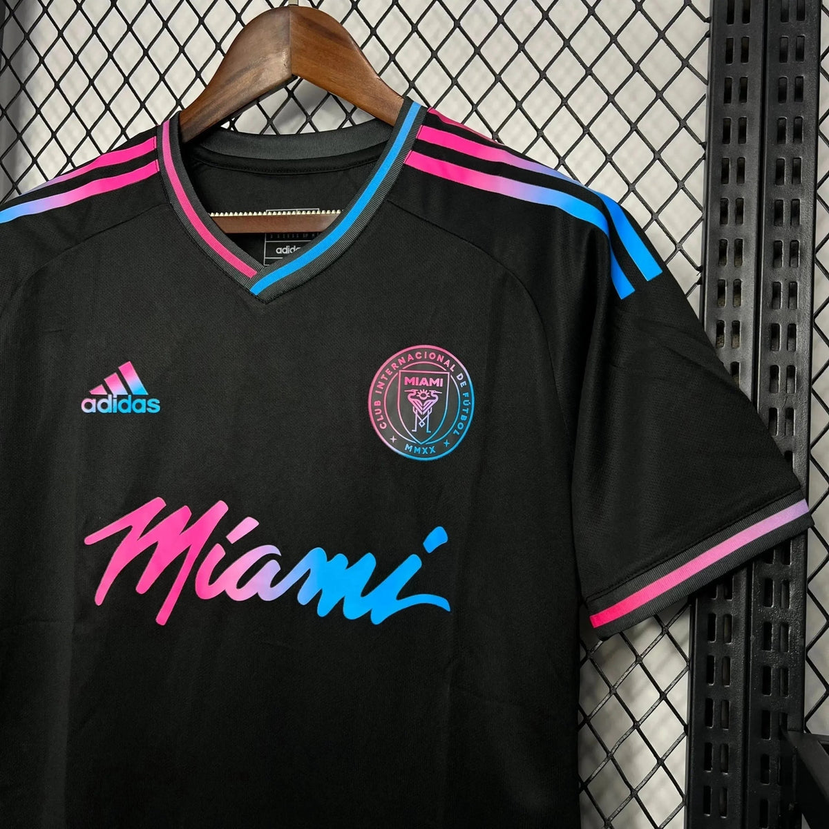 Camisa Inter Miami Edição Especial Torcedor - Preta com Detalhes Neon - foto 6