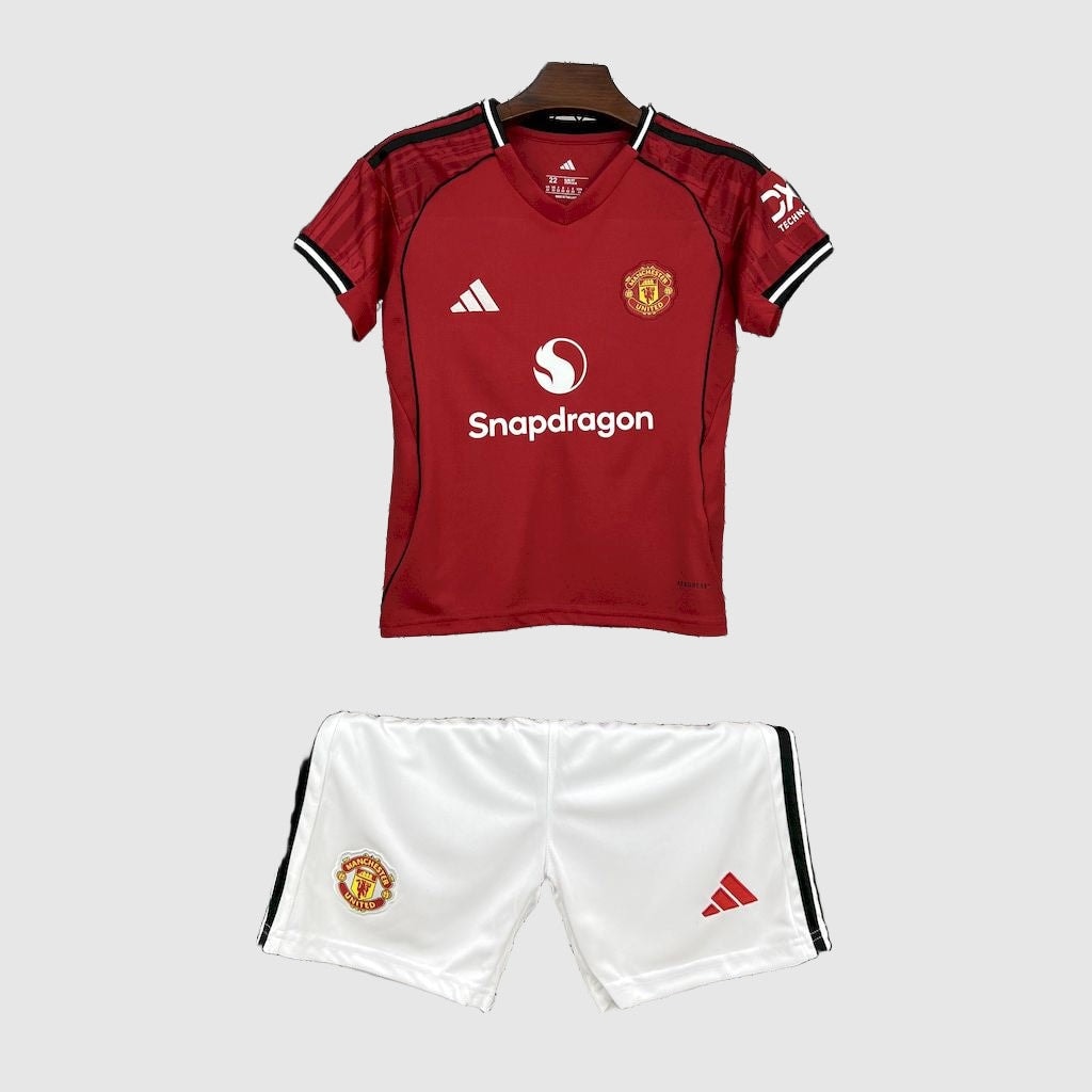 Manchester United Home Kids Kit 2025/26 - photo 3
