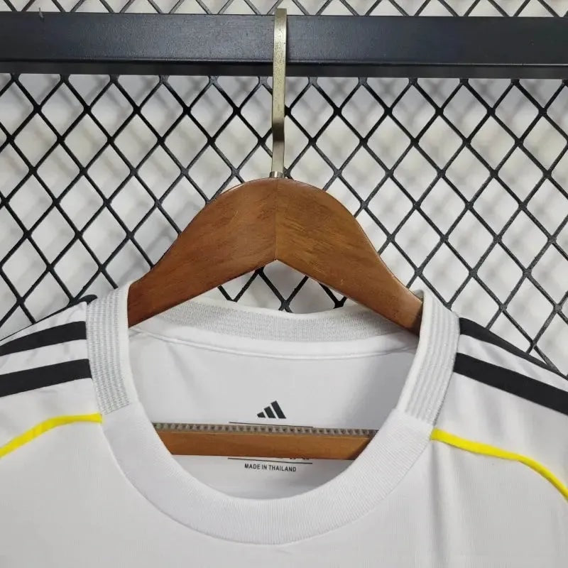 Real Madrid Home Kids Kit 2025/26 - photo 10
