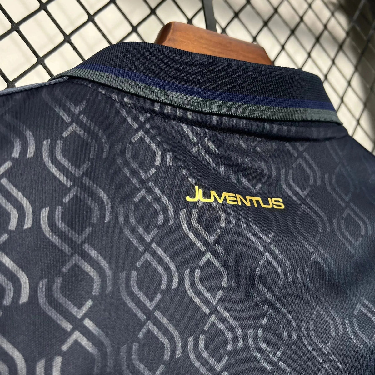 Kit Infantil Juventus II 24/25 - Azul-Marinho e Dourada - foto 7