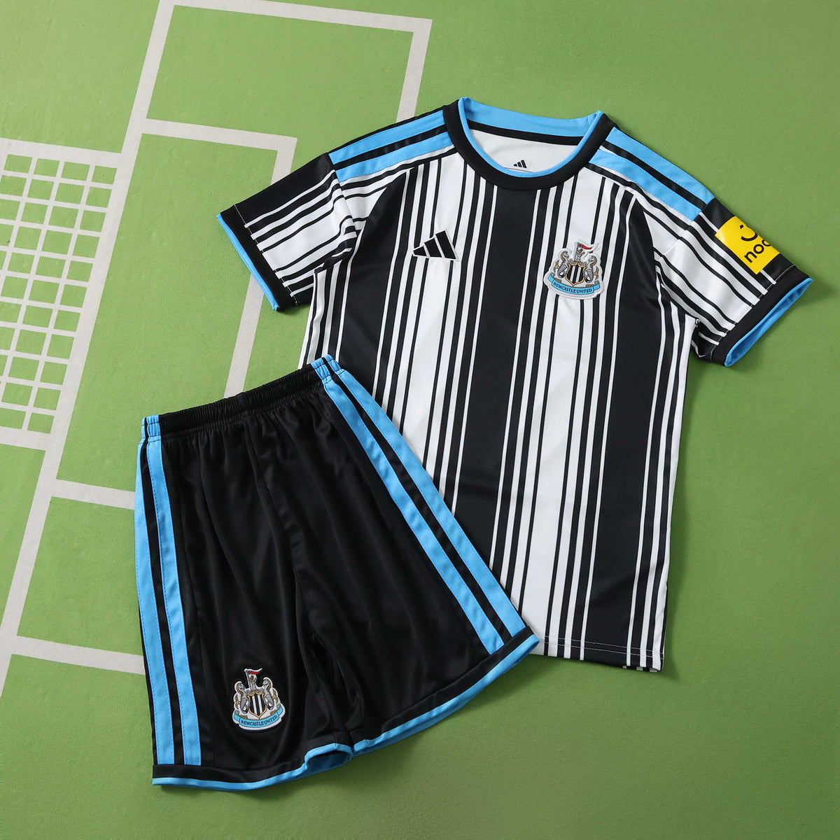 Newcastle United Home Kids Kit 2026/27 - photo 10