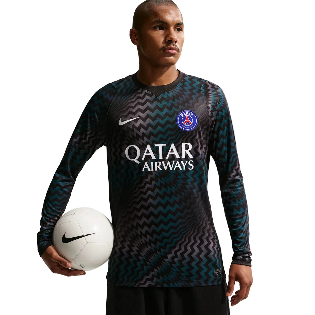Paris Saint-Germain Goalkeeper Jersey 2026/27 - photo 4