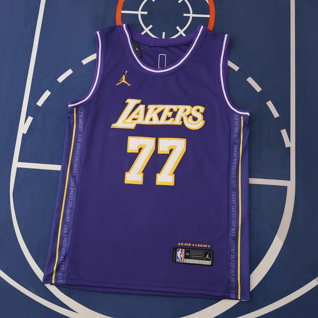 Los Angeles Lakers Jersey 2025/26 - Doncic 77 Purple