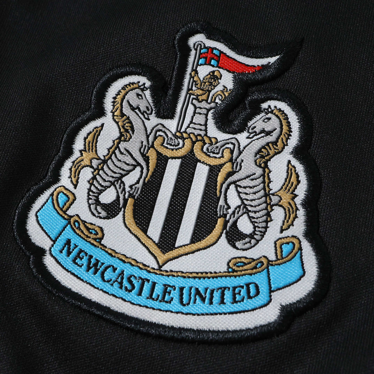 Newcastle United Home Kids Kit 2026/27 - photo 8